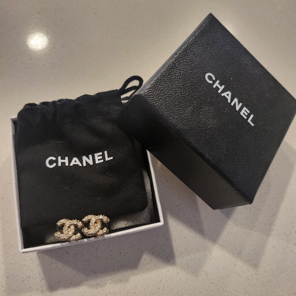Chanel Boucles Oreille Earrings